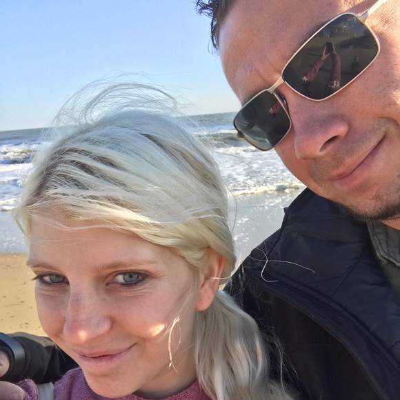 Meet your Posher, Amanda - Picture 2 of 2